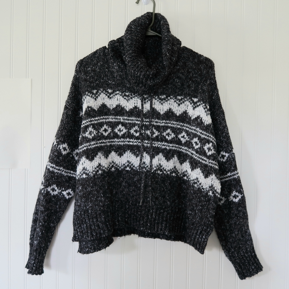 Forever 15 Cropped Sweater Gray White Ski Cowl Neck Pull Over Winter Warm Medium